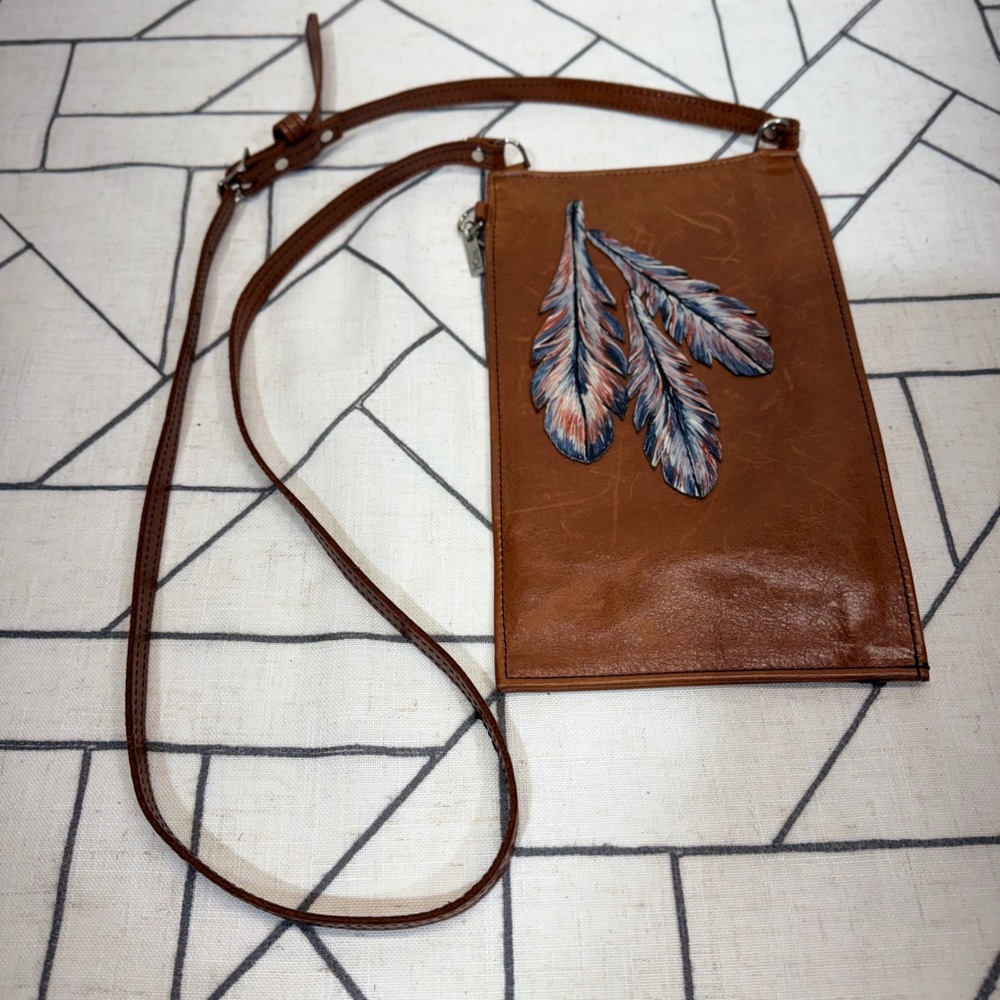 P.C. Co. Crossbody Phone Bag OS‎ Brown Leather Feather Applique Boho Southwest